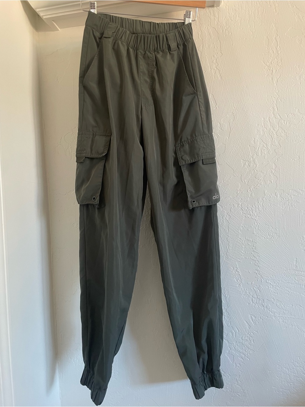 ALO Yoga Olive Cargo Jogger Pants